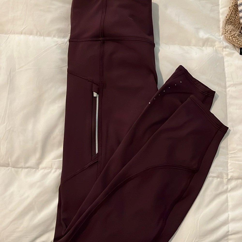 Athleta Rainer tight. Only worn once.
